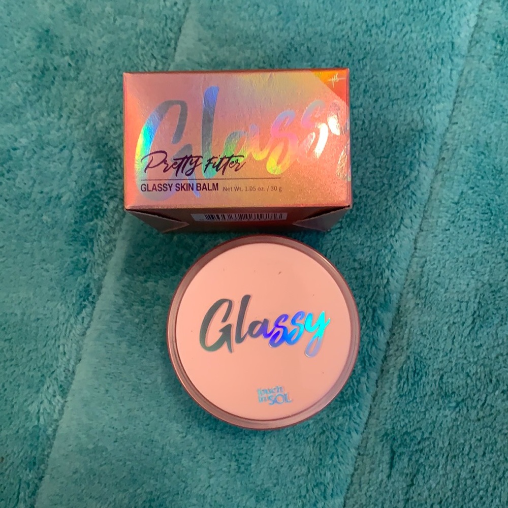 Touch in Sol glassy skin balm